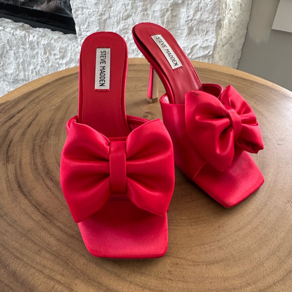 Steve Madden Vibrant Red Bow Heels